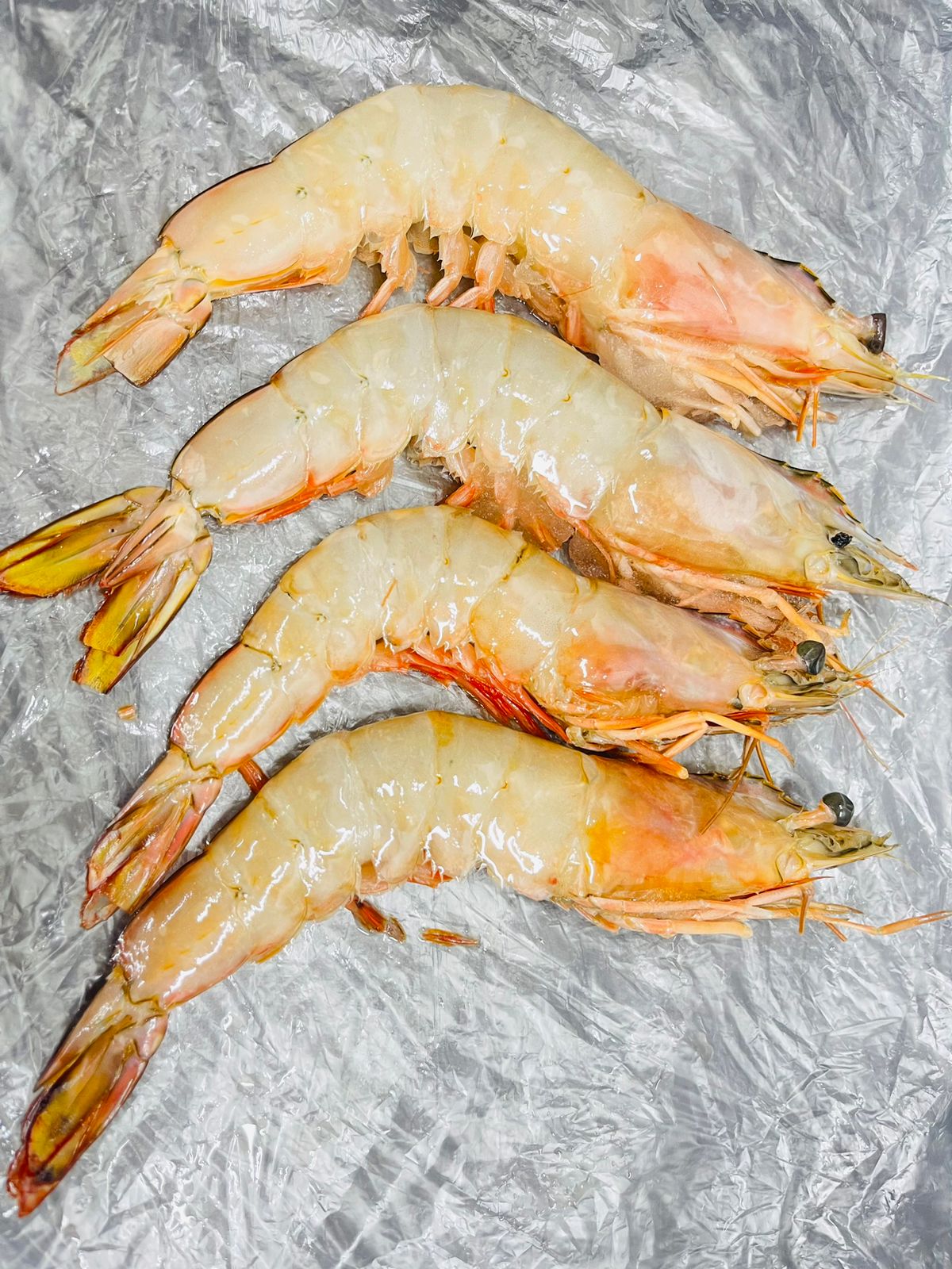 WHITE SHRIMP/CHAKA (Raw Head on Shell on-HOSO) 750G (16-20 psc)